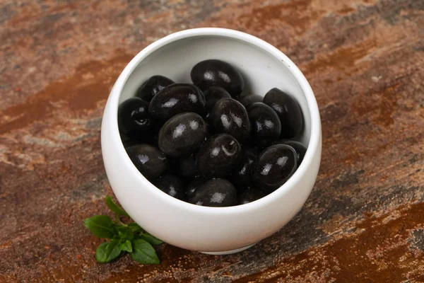 Black Olives Heap Bowl — Stock Photo, Image