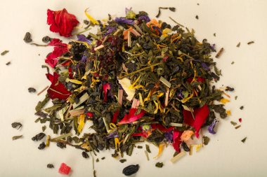 Aroma çay yığın meyve, meyveler ve otlar ile