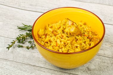 Özbek geleneksel Plov ile hindi