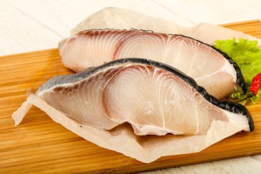 Ham sulu köpek balığı biftek ızgara için hazır