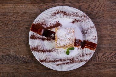 Nane yaprakları hizmet lezzetli Napoleon kek