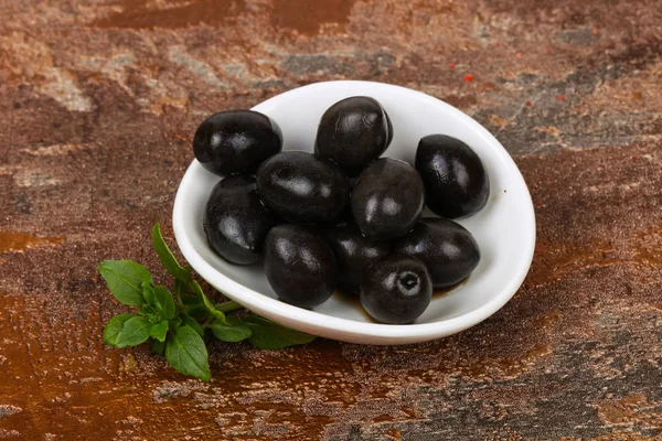 Black Olives Heap Bowl — Stock Photo, Image