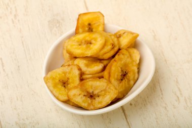 Beyaz kase kuru muz fiş