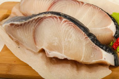 Ham sulu köpek balığı biftek ızgara için hazır