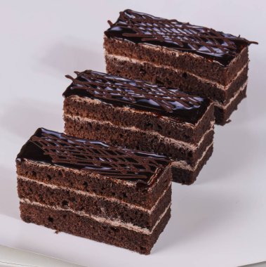 Kremalı lezzetli kek çikolatası.