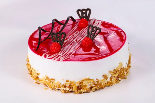 크림을 곁들인 맛있는 케이크 — 스톡 사진