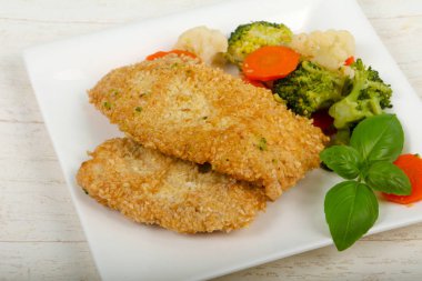 Susam ve haşlanmış sebzeler ile tavuk