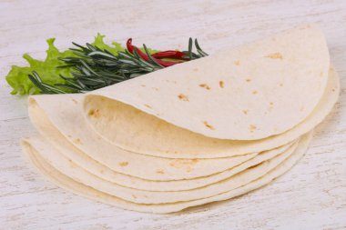 Boş homamade tortilla salata yaprakları servis