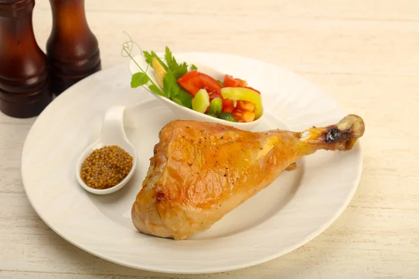 Roast Turkey Leg Salad — Stock Photo, Image