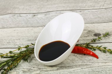 Kasede biber servis edilen soya sosu.