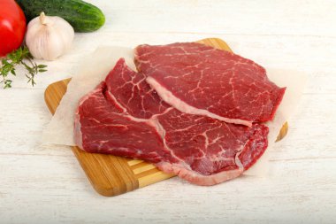 Ham sığır eti biftek yemek için hazır