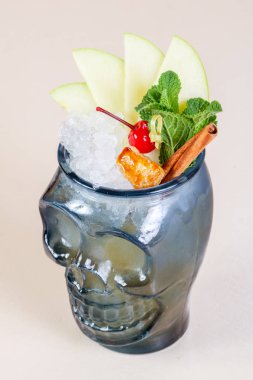 Mojito elma ve tarçın ile