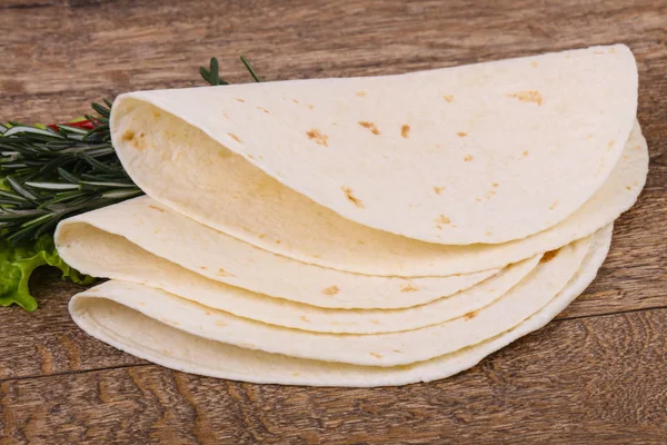 Tortilla Homamade Vacía Servido Ensalada Hojas —  Fotos de Stock