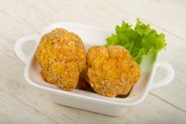 Diyet gevrek karnabahar beyaz kase