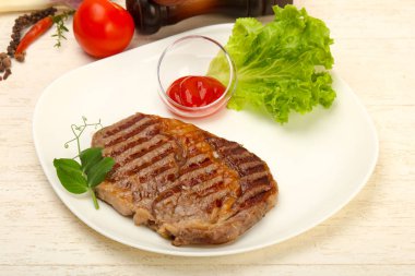 Soslu ızgara kaburga eti