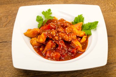 Teriyaki soslu tavuk.