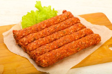 Çiğ Dana sosis ızgara için