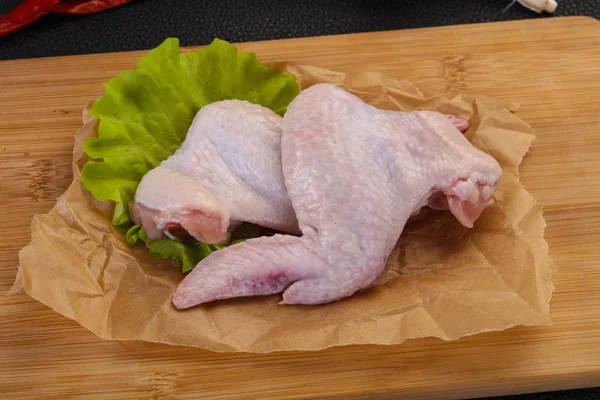 Sayap Ayam Mentah Siap Untuk Dimasak — Stok Foto
