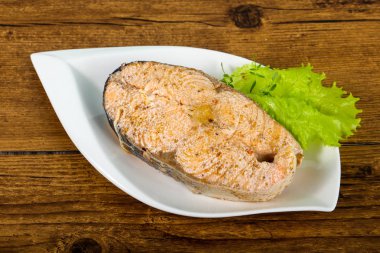 Kekik ile haşlanmış somon