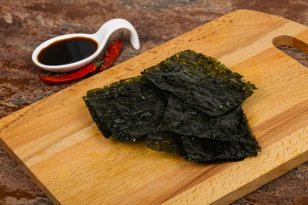 Soya soslu lezzetli Nori cipsi.