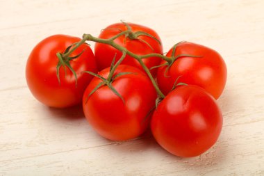 Olgun domates şube duvar kağıdı arka plan