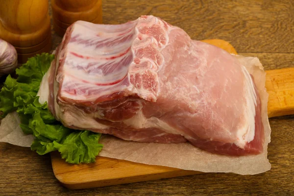 Pişirme için çiğ domuz eti