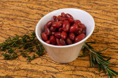 Domates soslu pişmiş kırmızı böbrek