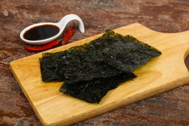 Soya soslu lezzetli Nori cipsi.