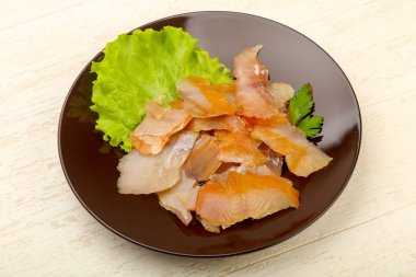 Füme yayın balığı fileto carpaccio