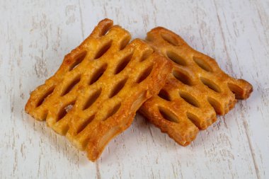 Lezzetli poğaçalı börek.