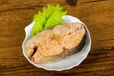 Kekik ile haşlanmış somon