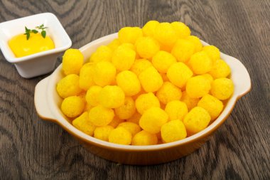 Peynir soslu Mısır topları