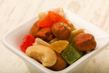 Fındık ve kuru meyve