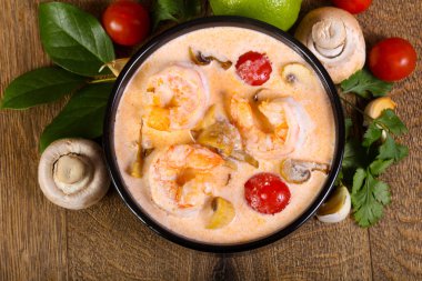 Tay tom yam çorbası