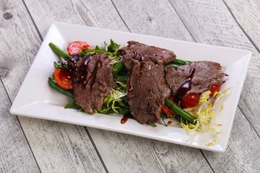 Alarmdan yeşil fasulye salatası