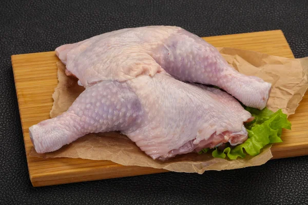 Gamba di pollo cruda — Foto Stock