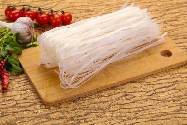 Tagliatelle di riso crudo — Foto Stock