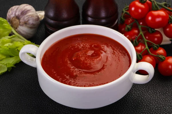 Sopa de tomate mediterránea —  Fotos de Stock