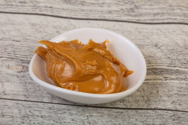 Lezzetli fıstık ezmesi