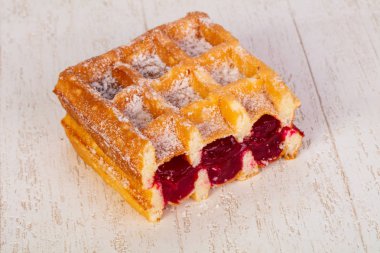 Reçel ile tatlı gözleme