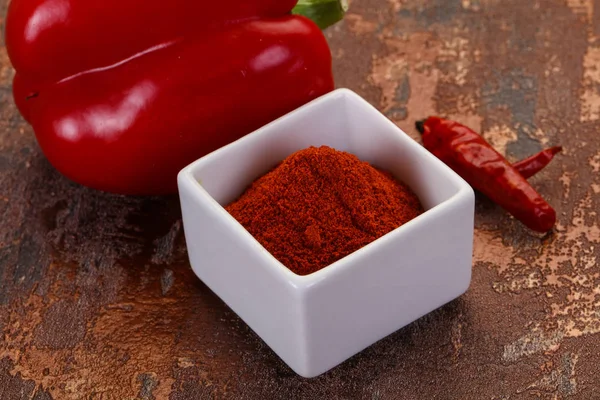 A tálban fűszerpaprika — Stock Fotó