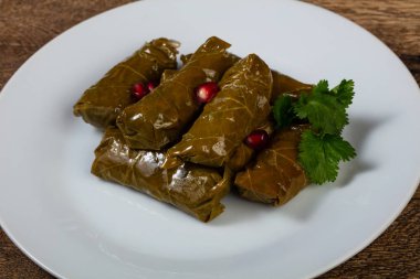 Kafkas geleneksel Dolma - üzüm yapraklarında kıyma