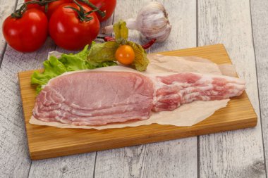 pişmemiş domuz pastırma