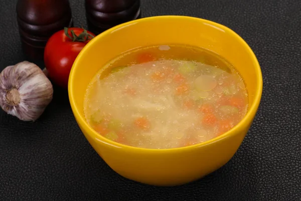 Sopa de pollo con fideos —  Fotos de Stock