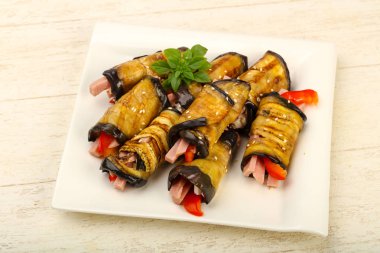 Jambon ile doldurulmuş patlıcan