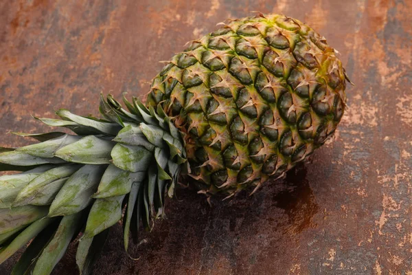 Verse rijpe ananas — Zdjęcie stockowe