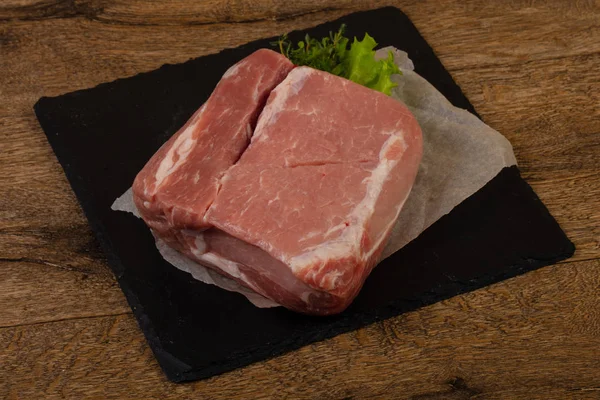 Viande de porc crue pour la cuisson — Photo