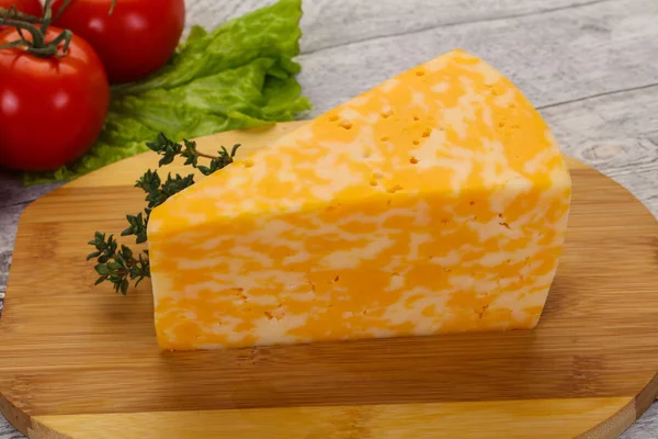 大理石の美味しいチーズ — ストック写真