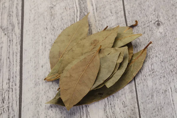 Dry laurel leaves