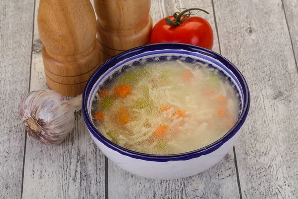 Sopa de pollo con fideos — Foto de Stock